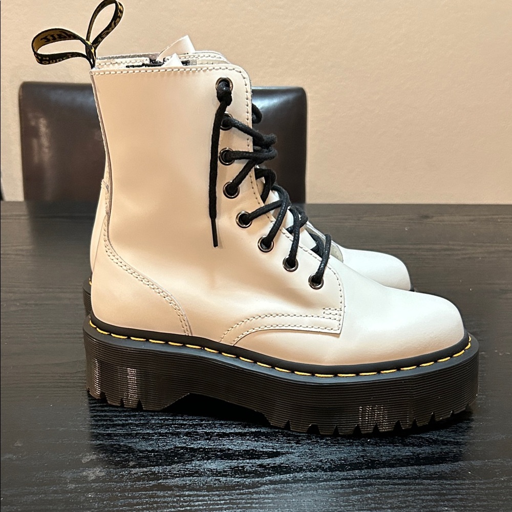 Dr. Marten Jadon platform boots